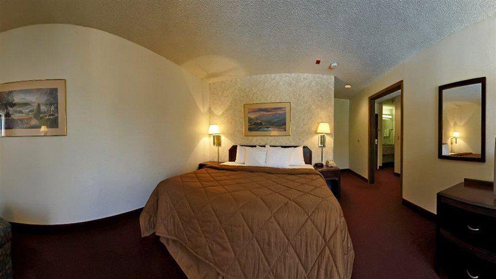 Hotel Greenstay & Court View 2*